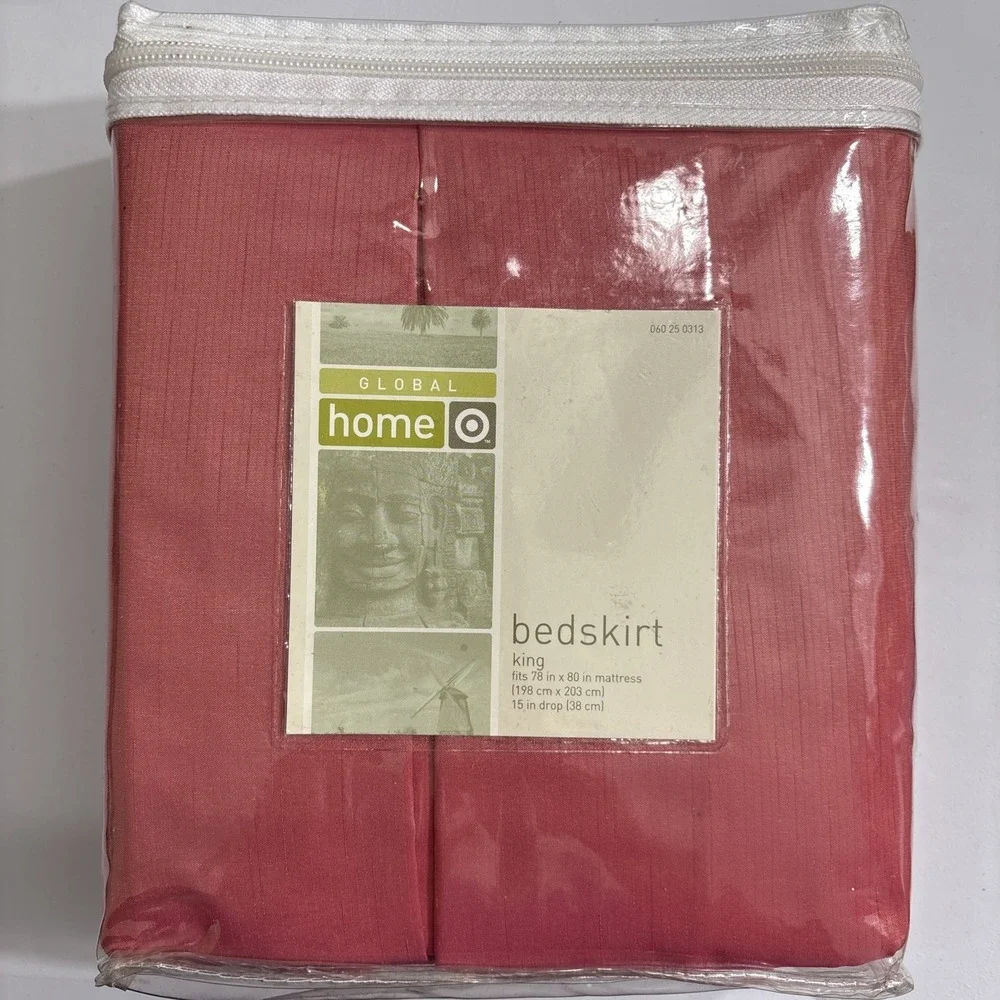 VTG‎ NWT 2005 Target Global Home Red Tailored Bedskirt 78
